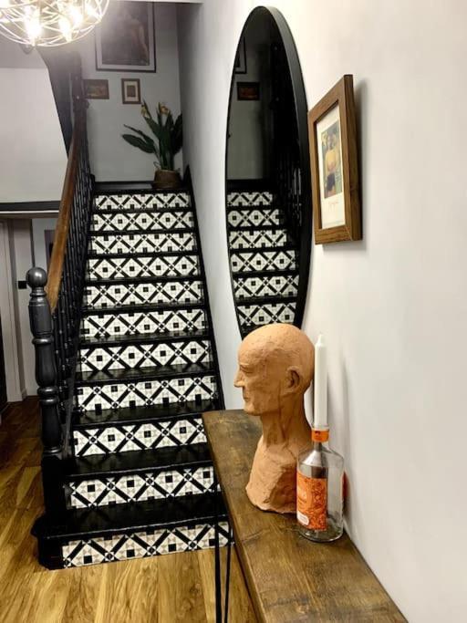 Appartement Chic Townhouse Near Tunnels Beaches *