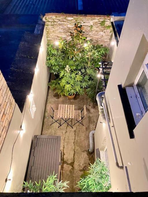 Chic Townhouse Near Tunnels Beaches