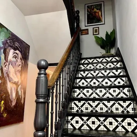 Chic Townhouse Near Tunnels Beaches Ilfracombe Exterior photo