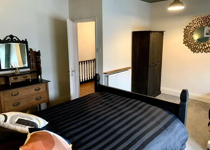 Chic Townhouse Near Tunnels Beaches Ilfracombe