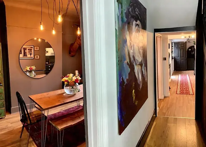 Chic Townhouse Near Tunnels Beaches Ilfracombe