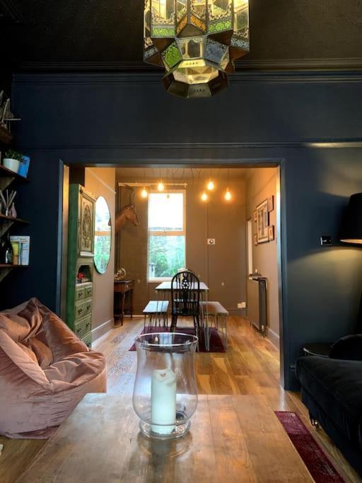 Chic Townhouse Near Tunnels Beaches