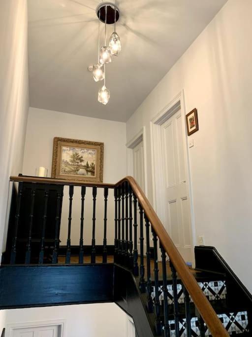 Chic Townhouse Near Tunnels Beaches