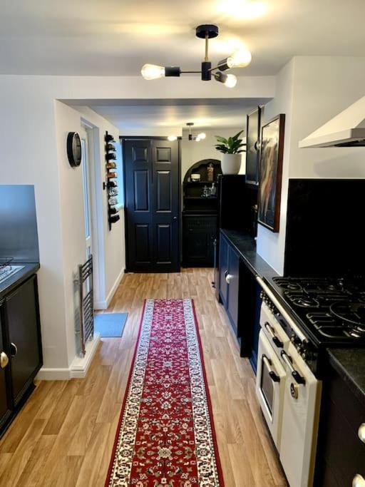 Chic Townhouse Near Tunnels Beaches * Ilfracombe