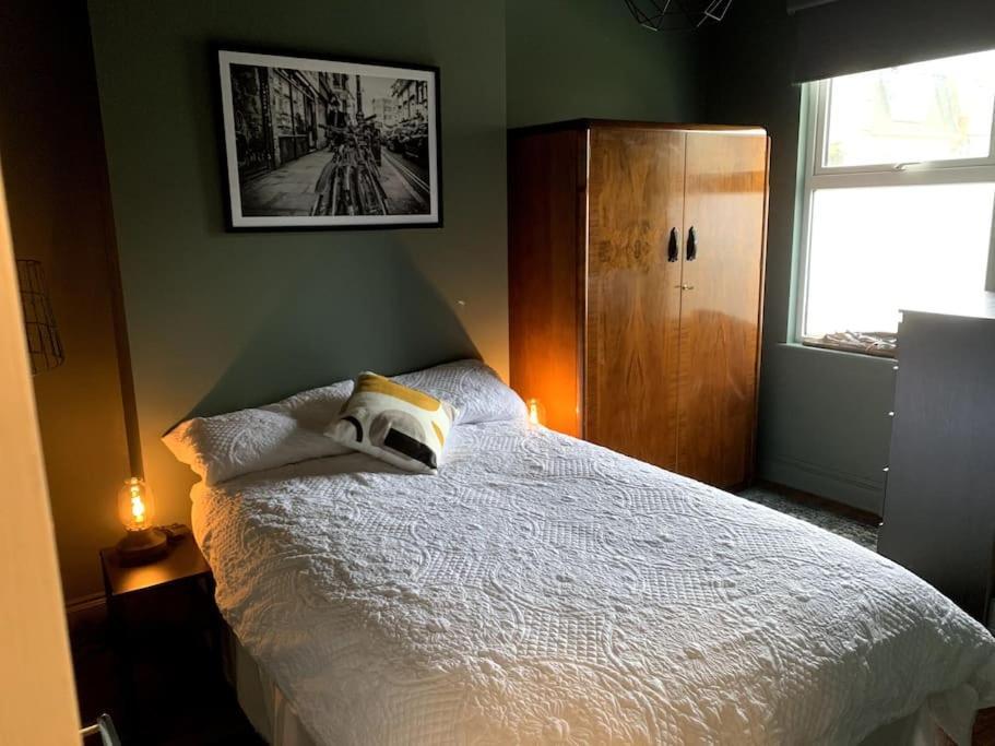 Chic Townhouse Near Tunnels Beaches Apartment Ilfracombe