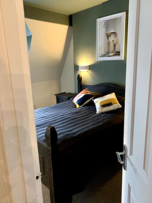 Chic Townhouse Near Tunnels Beaches *
