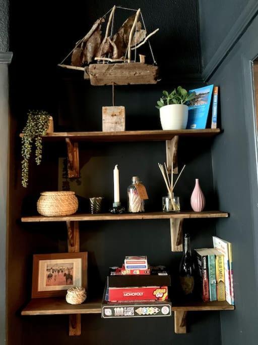 Chic Townhouse Near Tunnels Beaches