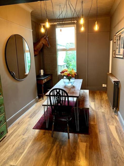 Chic Townhouse Near Tunnels Beaches Apartment *